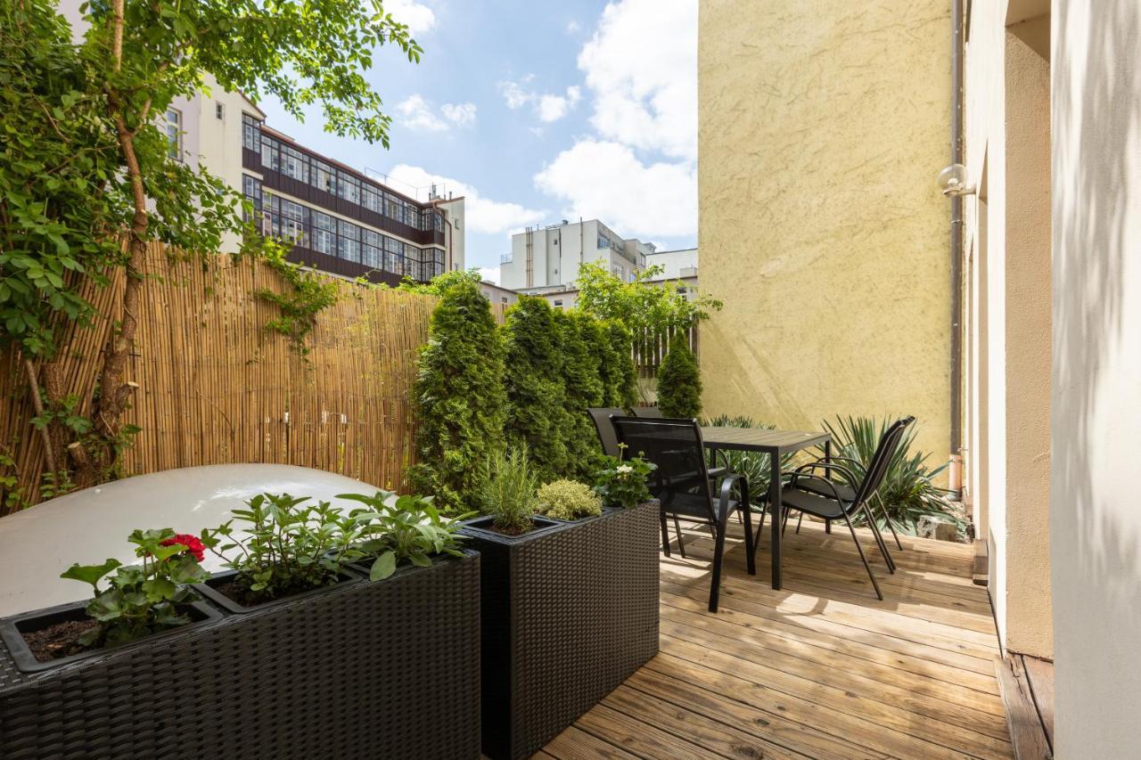 City Centre Garden Apartment With Parking Prag Exteriör bild