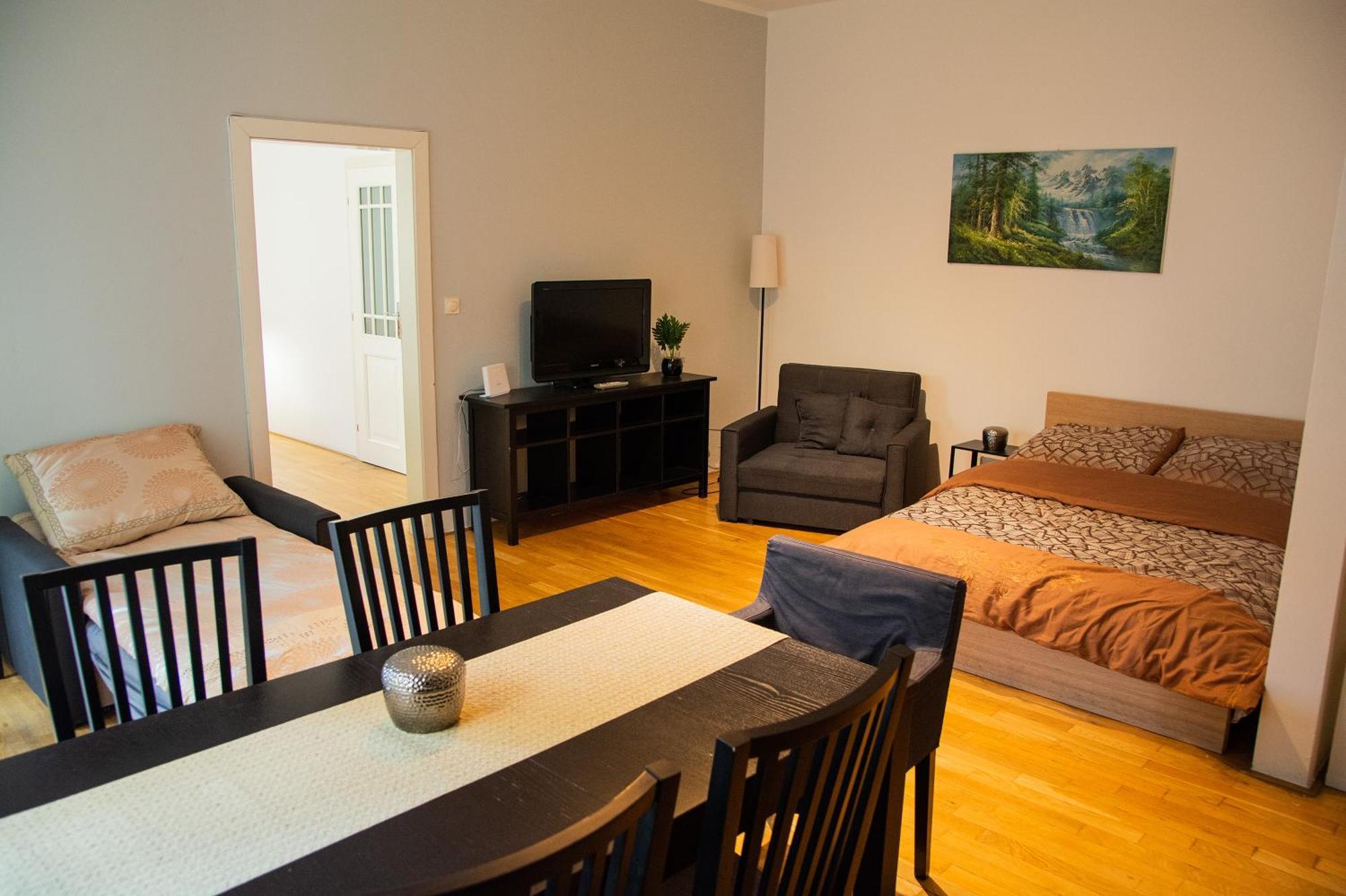 City Centre Garden Apartment With Parking Prag Exteriör bild